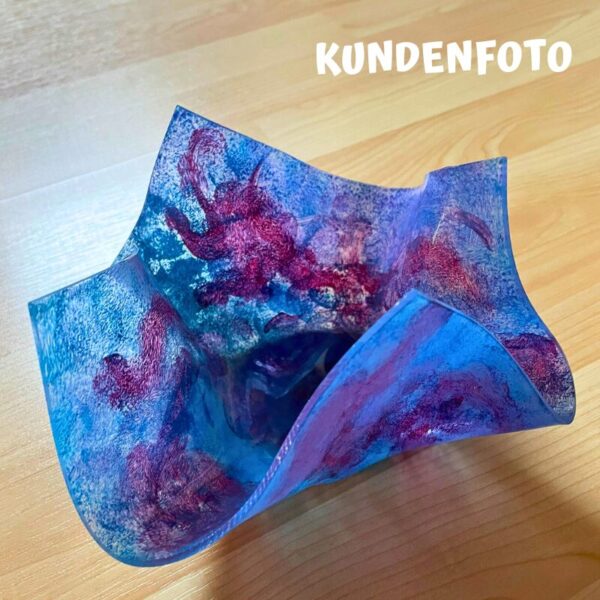 Mit diesem Einfachschenken DIY Bastelset "Schalen aus Acrylglas" bastelst du mit deinen Kindern tolle Geschenke für Weihnachten, den Geburtstag oder Ostern.