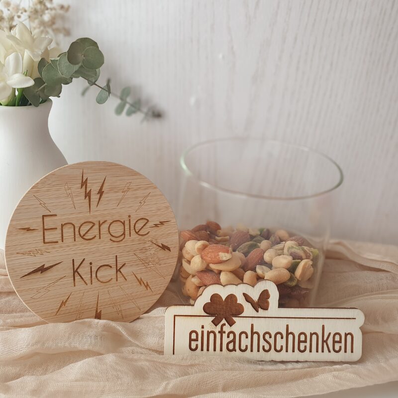 Das Vorratsglas 'Energie-Kick' ist das ideale Geschenk für Pfleger, Lehrer, Erzieher, Kollegen und sportlich Aktive. Verschenke tägliche Motivation!
