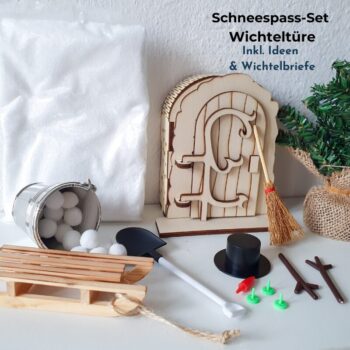 Einfachschenken Schneespass Set für die Wichteltüre – Winterliches Zubehör für Wichtel. Inkl. Mini-Schlitten, Schneebällen uvm. Perfekt für Streiche!