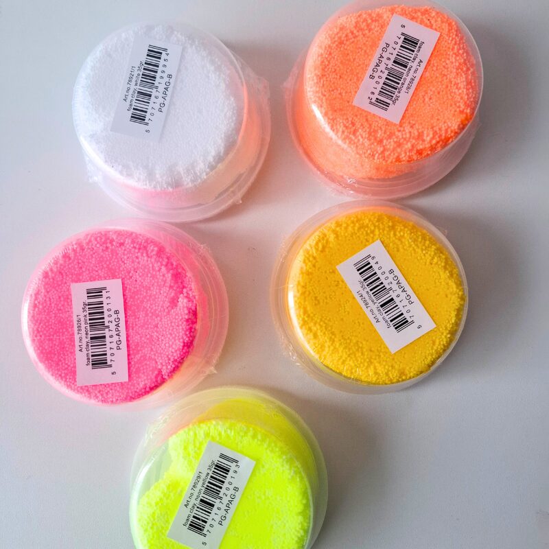 Bastel dein eigenes Geschenk mit unserem DIY Klebebandroller Set! Ideal für kreative Stunden mit der Familie zu jedem Anlass wie Weihnachten oder Geburtstage.