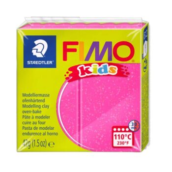 Kreativer Spaß mit STAEDTLER FIMO Kids in Glitzer-Pink! Diese kinderfreundliche Knete funkelt und lässt sich leicht formen – ideal für bunte DIY-Projekte.