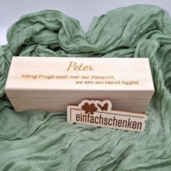Geschenkbox zur Götti Frage: Persönliches Geschenk gravierte Holzbox mit Flaschenöffner & Wunschtext. Ideal zur Schwangerschaft, Taufe oder Firmung.