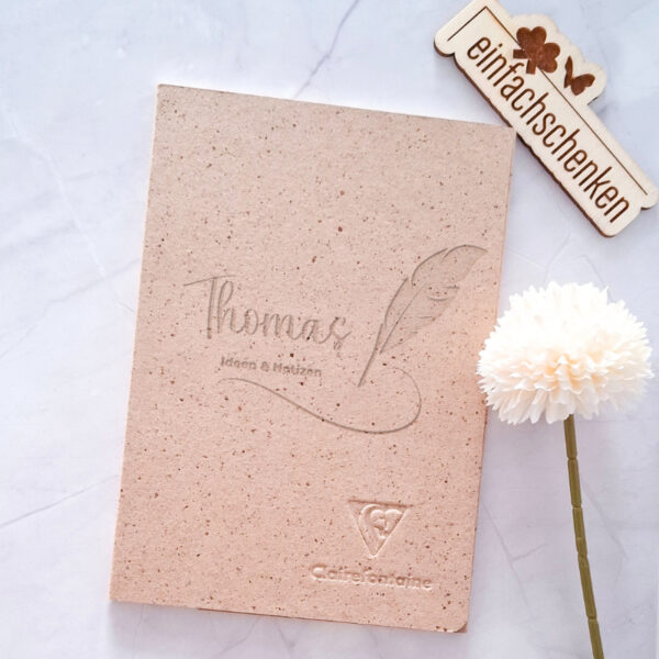 Nachhaltiges personalisiertes Notizbuch mit Gravur Name & Wunschtext – nützliches und praktisches Geschenk für Männer und Frauen zum Abschied, Studienstart oder Geburtstag.