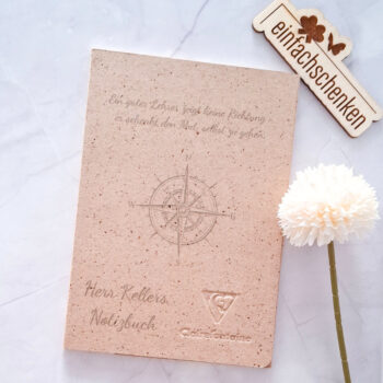 Nachhaltiges Notizbuch mit Kompass-Motiv & Gravur – personalisierbar mit Wunschtext & Name. Geschenkidee für Männer zum Geburtstag, Abschied oder Neuanfang
