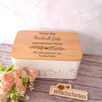 Personalisierte Keksdose mit Gravur – Geschenk & Verpackung in einem. Ideal für Familien, Einzug oder selbst gemachte Leckereien. Nachhaltig & dekorativ.